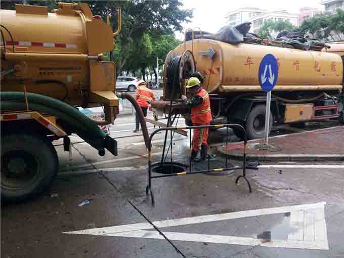 管道疏通 哈尔滨吸污车  抽污水